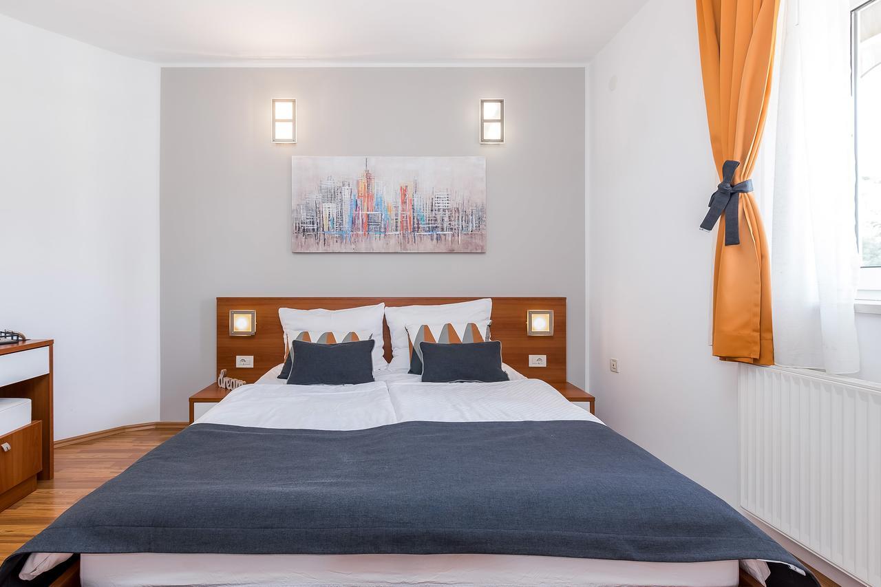 Nada Guest house